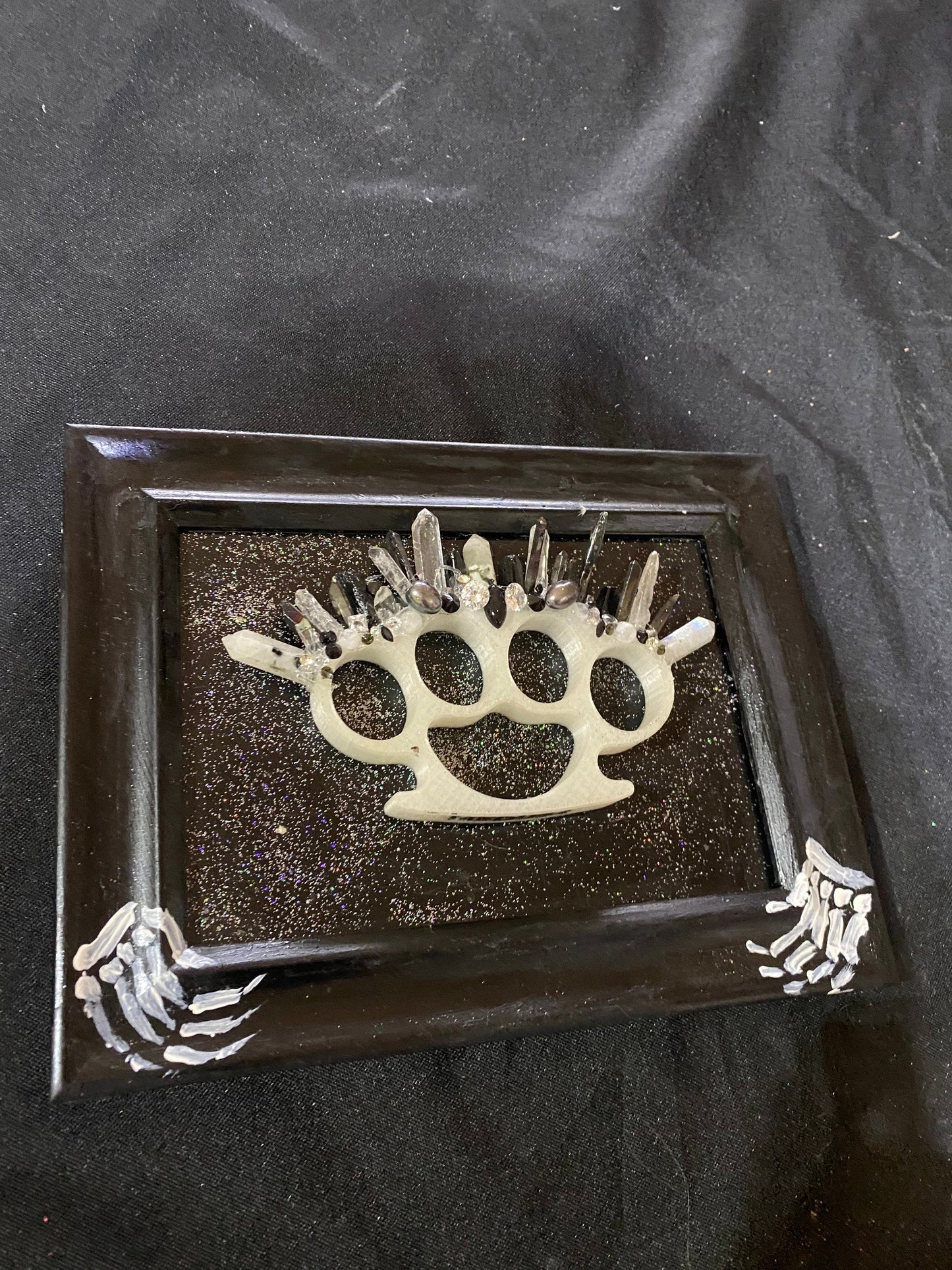 Bejeweled knuckleduster