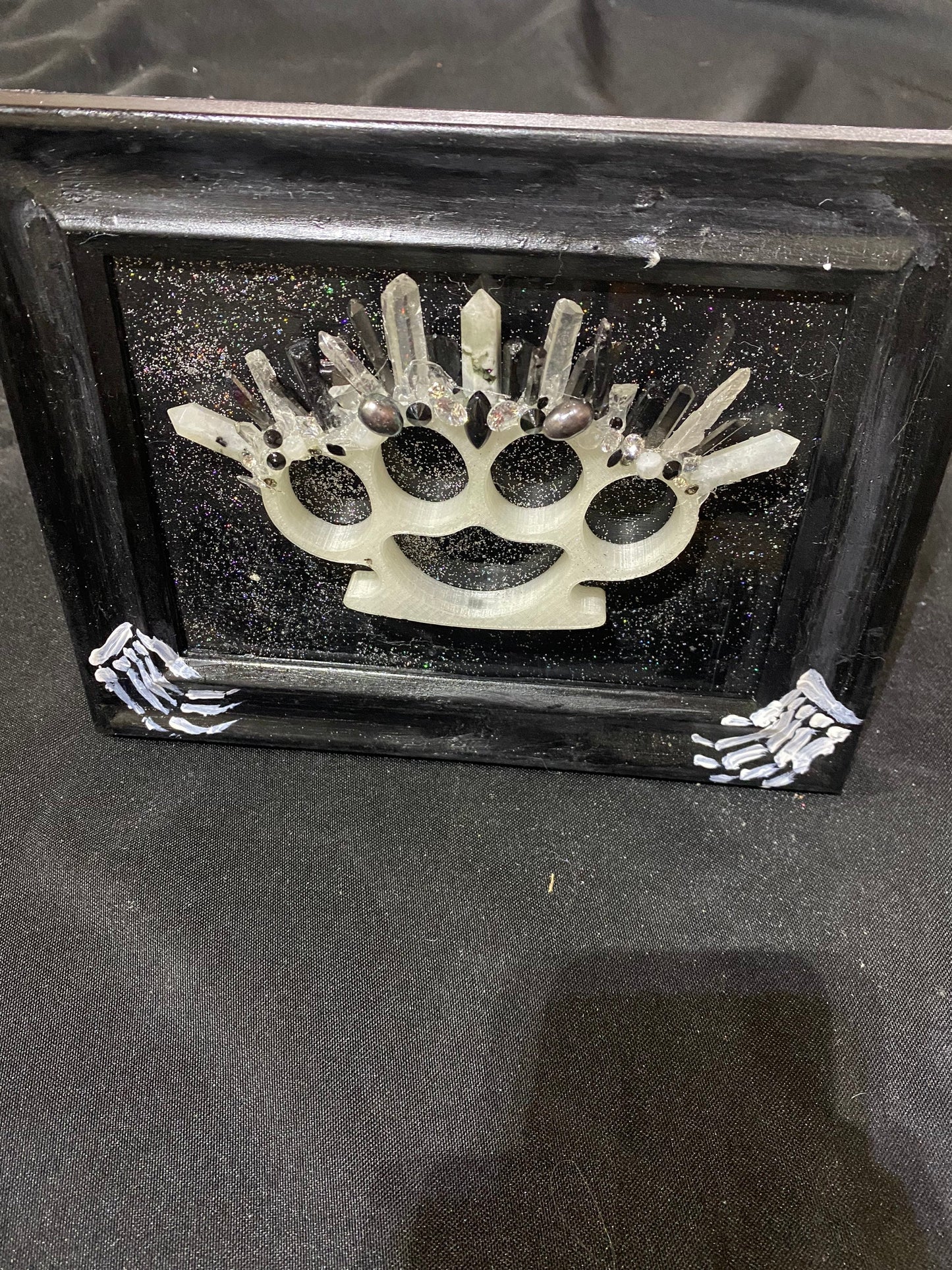 Bejeweled knuckleduster