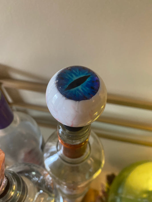 Eyeball wine stopper