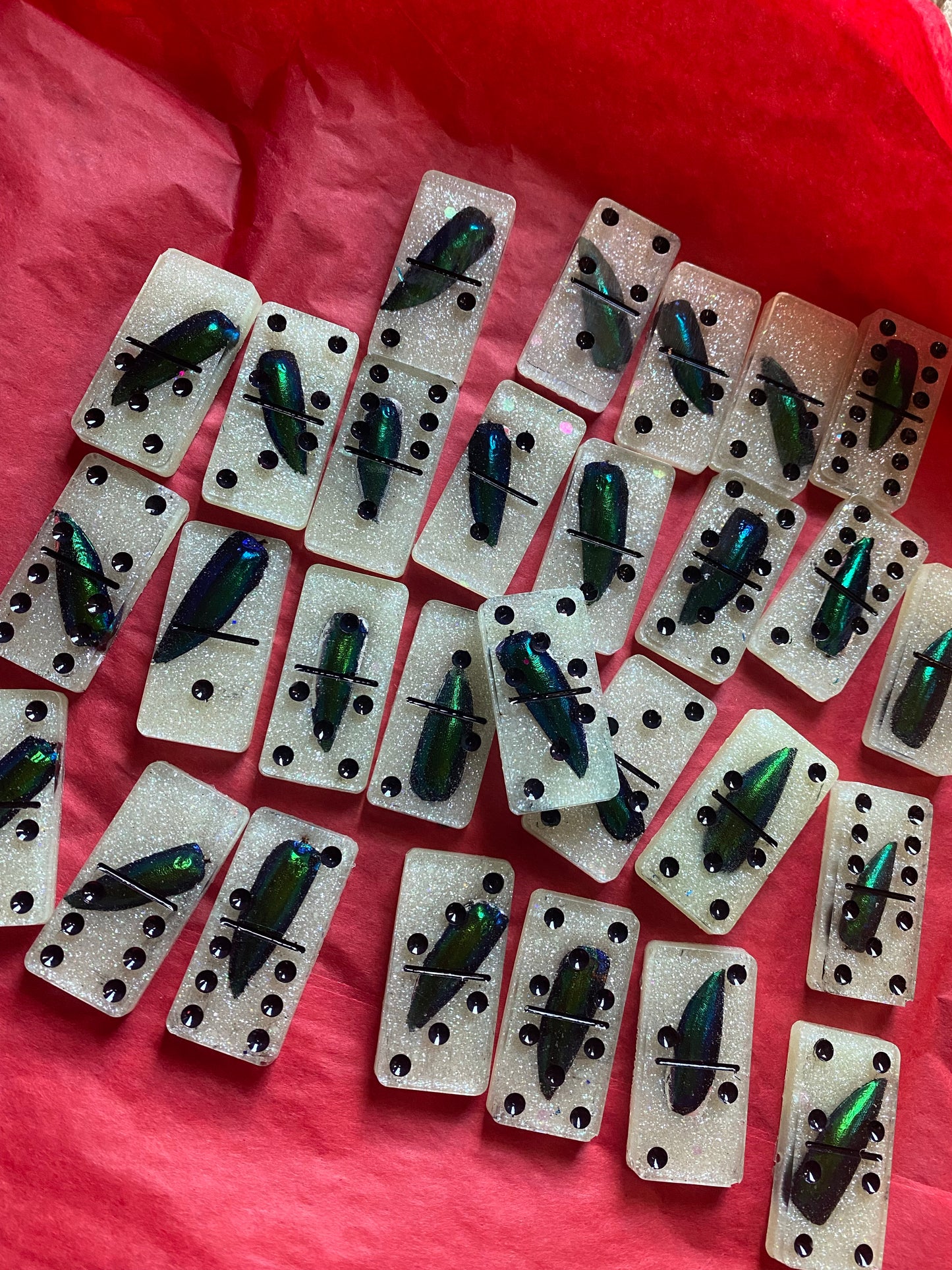 Beetle wing glow dominos